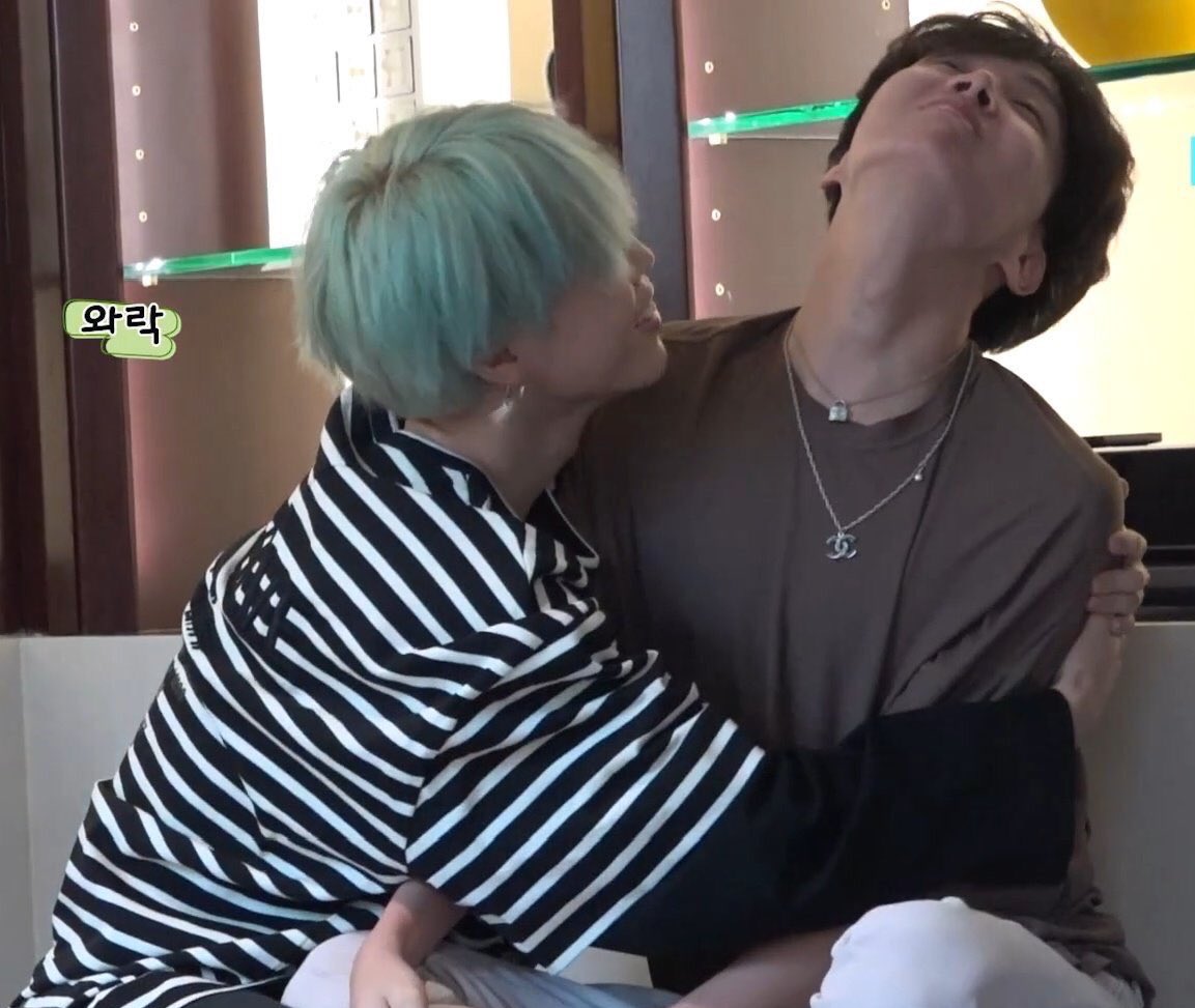 hourly jihope tweet media