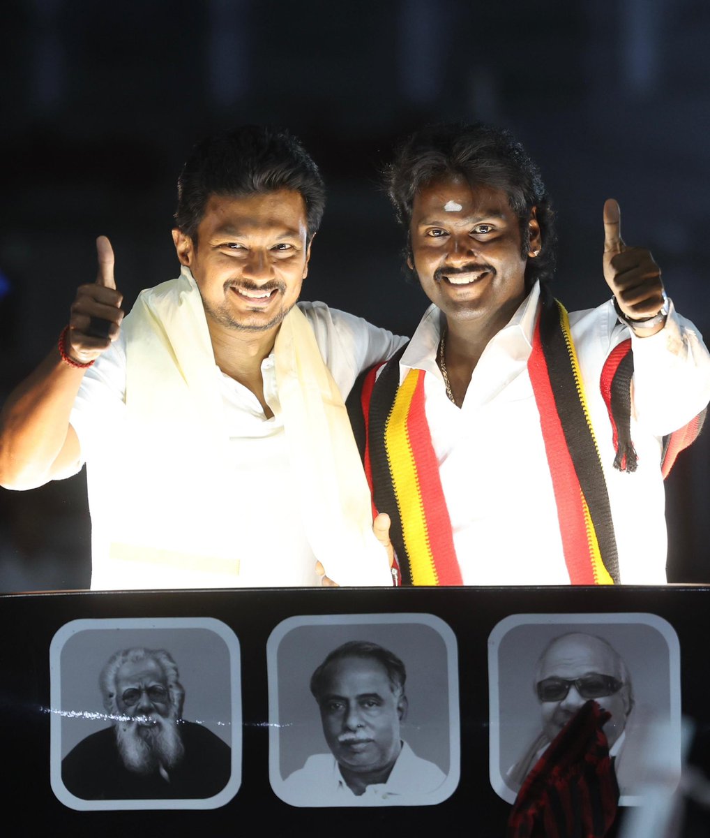 Udhaystalin's tweet photo. கலைத்துறையிலும் மக்கள் சேவையிலும் காலத்தால் அழியாத முத்திரை பதித்த கேப்டன் அவர்களது மகன் சகோதரர் @vj_1312 அவர்கள் போட்டியிடும் விருதுநகர் தொகுதியில் இன்றைய தினம் பிரச்சாரம் மேற்கொண்டோம்.

தமிழ்நாட்டின் எதிர்காலத்தைச் சிதைக்கும் பாசிசவாதிகளையும் அவர்களுடன் கூட்டணி அமைத்துள்ள முரட்டு அடிமைகளையும் வீழ்த்த வேண்டியதன் அவசியத்தை வலியுறுத்தினோம்.

தமிழ்நாட்டுக்கும் டெல்லிக்கும் நடக்கும் ஜனநாயப் போரில் தமிழ்நாடு அணியை வெற்றிபெற செய்ய முரசு சின்னத்தில் வாக்களிக்குமாறு விருதுநகர் மக்களிடம் அன்புடன் கேட்டுக்கொண்டோம்.

#Vote4DMDK #DMK4TN  #ஸ்டாலின்_தொடரட்டும் #தமிழ்நாடு_வெல்லட்டும்
