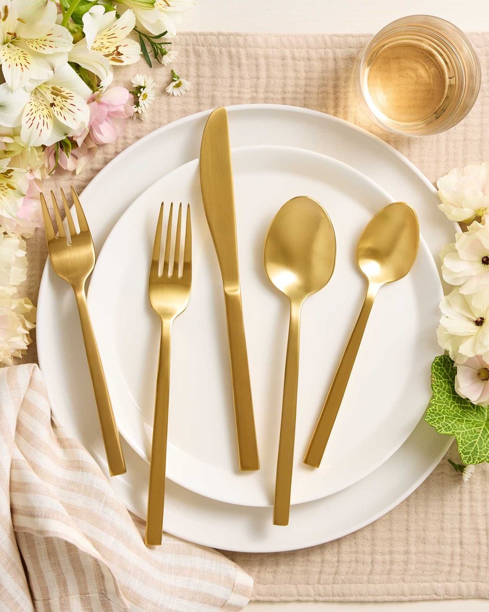 FtLauderdaleMag's tweet photo. Heart in the Home 🤍

Read more about these tablescape must-haves in our April issue! Link in bio ⬆️

#springshopping #fortlauderdale #shopping #tablescape #homewares https://t.co/tyQxAsi3z7