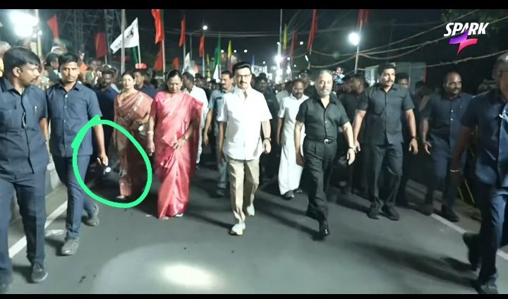 கோணவாயன் 🤪 tweet media