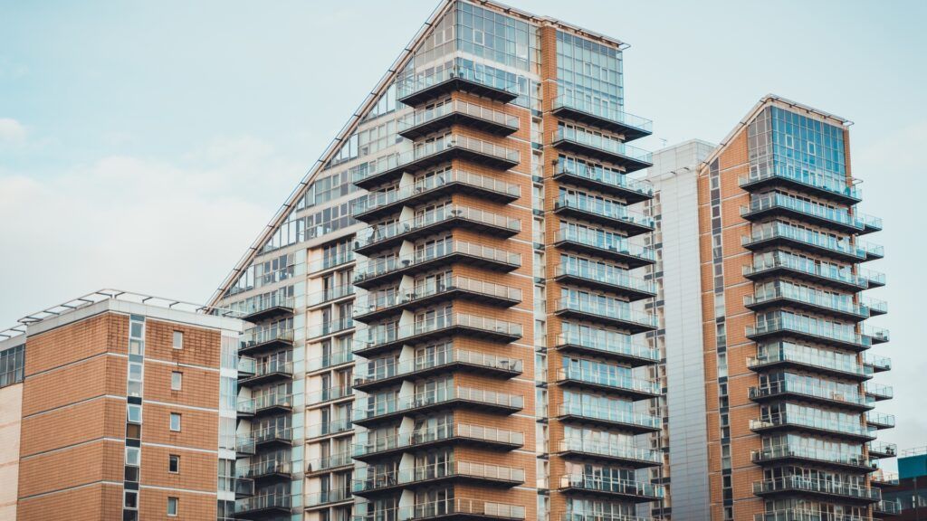 Hedingham_Fire's tweet image. Many estates teams face challenges maintaining Fire Safety in Tower Blocks across large property portfolios. Explore practical approaches that support safe buildings, read more hc-co.uk/towerblocks Tags: #BuildingSafety #facilitymaintenance #healthandsafety