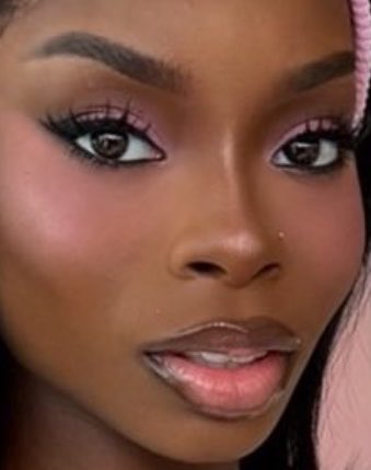 Olandria’s Nose tweet media