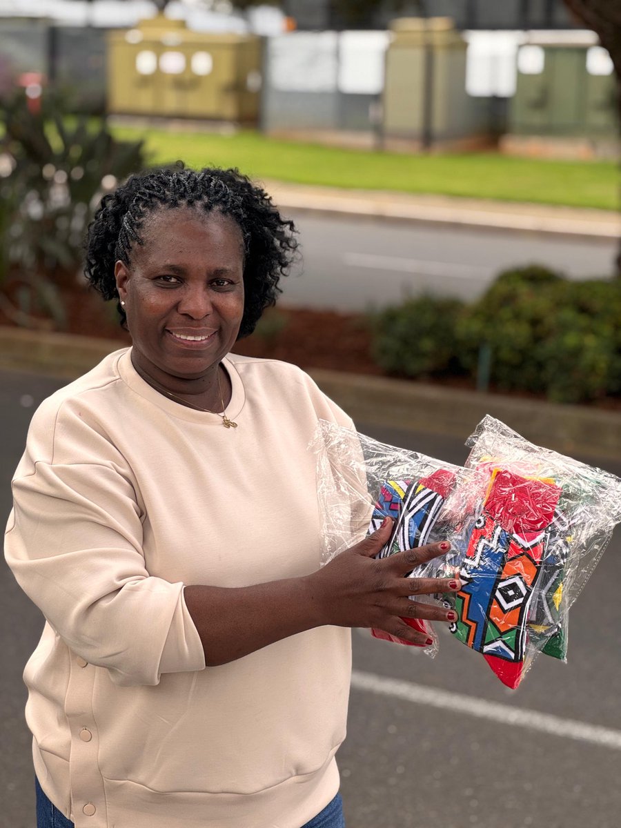 smccollection_'s tweet photo. A happy customer just picked up her beautiful SMC Collection socks. https://t.co/CCbEonqTbQ