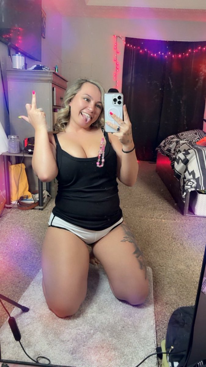 MdShafi8050's tweet photo. Good girls go to heaven... bad girls make you beg for more. Which one are you texting tonight?" https://t.co/hXNs1FjCMs