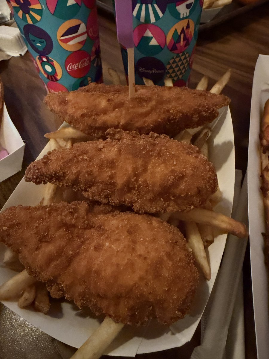 Disney Clips Guy tweet media