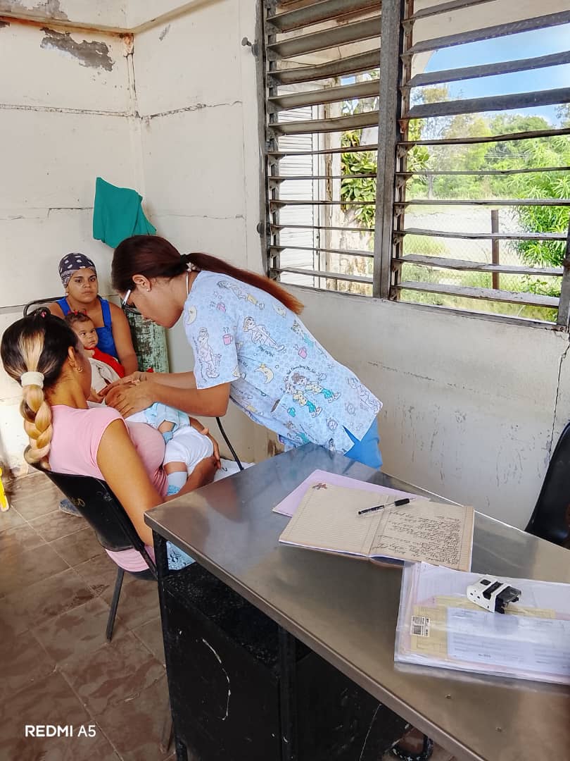Actividad de promoción de salud, sobre la importancia de la lactancia materna exclusiva en el CMF 35 de  Vuelta Larga, barrio de difícil acceso impartida Por esp. En Pediatría Dra Clarisel y MGI Dra Iliannis. #CubaPorLaVida