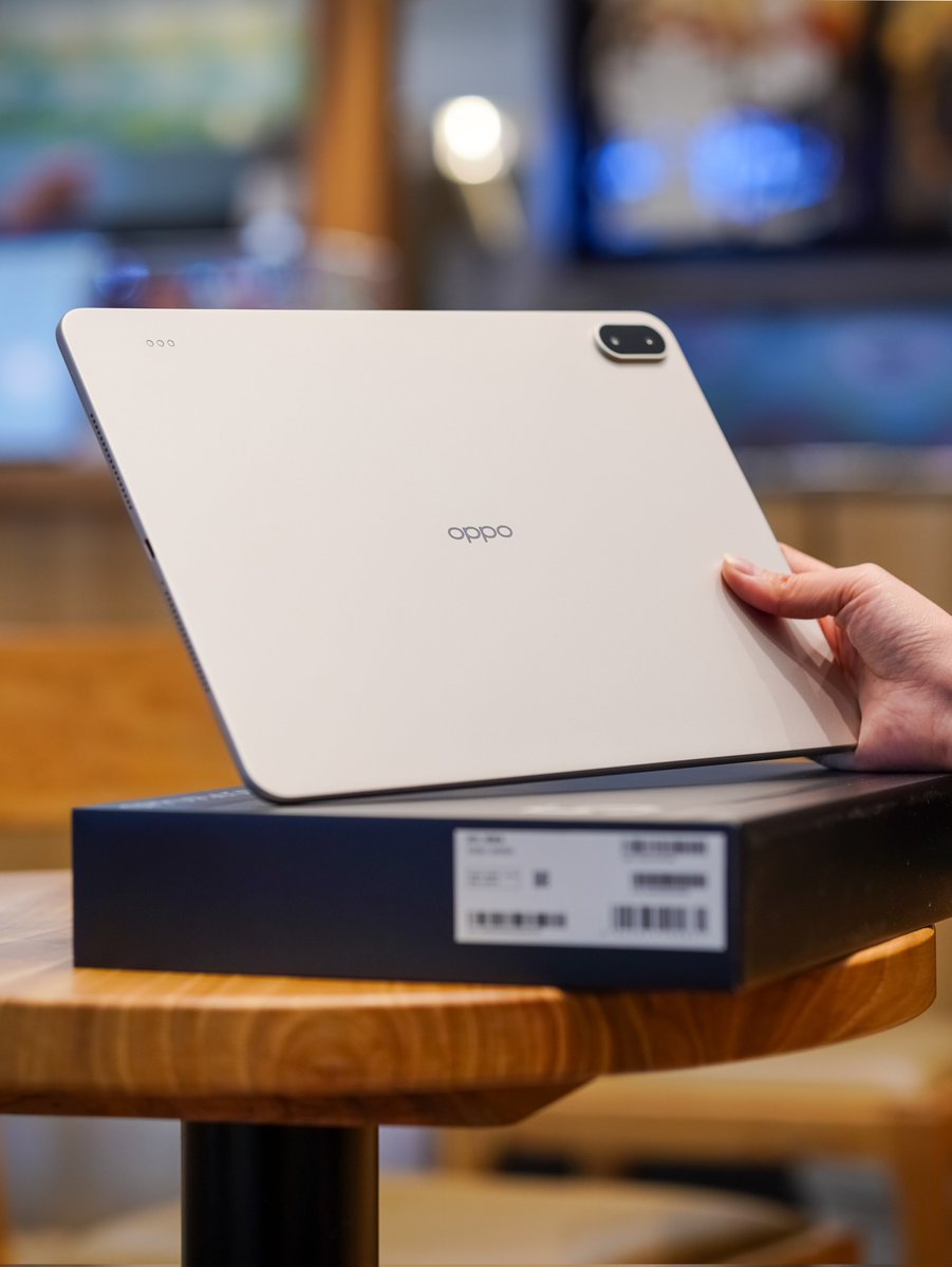 YiZhiNe's tweet image. OPPO Pad 5 Pro
 
It’s a tablet.
It’s also a laptop.
Two devices, one price.
 
OPPO dropped two new tablets: a massive large model &amp;amp; a tiny mini version.
Which one’s your pick and why? 💻
 
#OPPOPad5Pro 
#OPPOPadmini
#OPPOFindX9Ultra #OPPOFindX9sPro