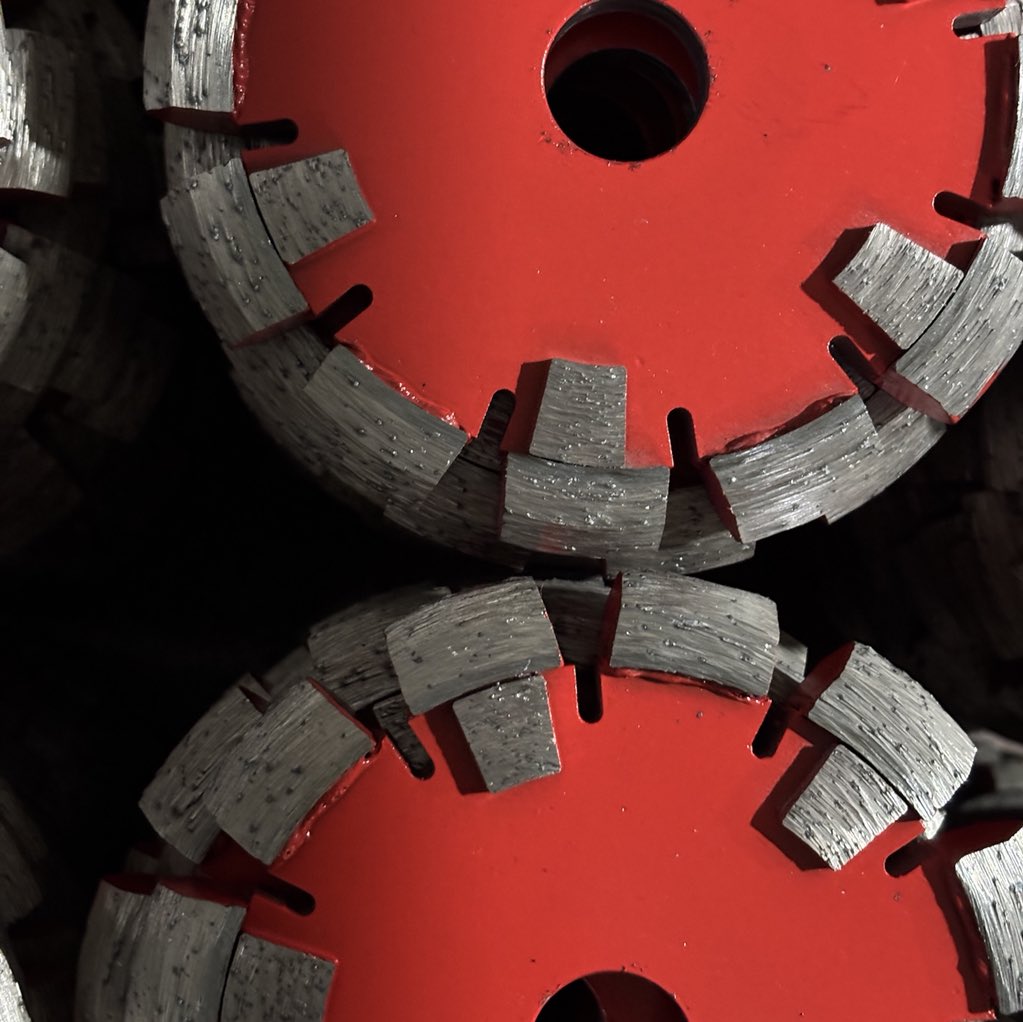 Fewelltools's tweet image. Diamant Frässcheibe, please pay attention to our channel to get the latest news about the products.#DiamantFrässcheibe #Concreteslotting #diamondtools #diamondmillingblade