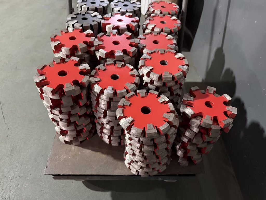 Fewelltools's tweet image. Diamant Frässcheibe, please pay attention to our channel to get the latest news about the products.#DiamantFrässcheibe #Concreteslotting #diamondtools #diamondmillingblade