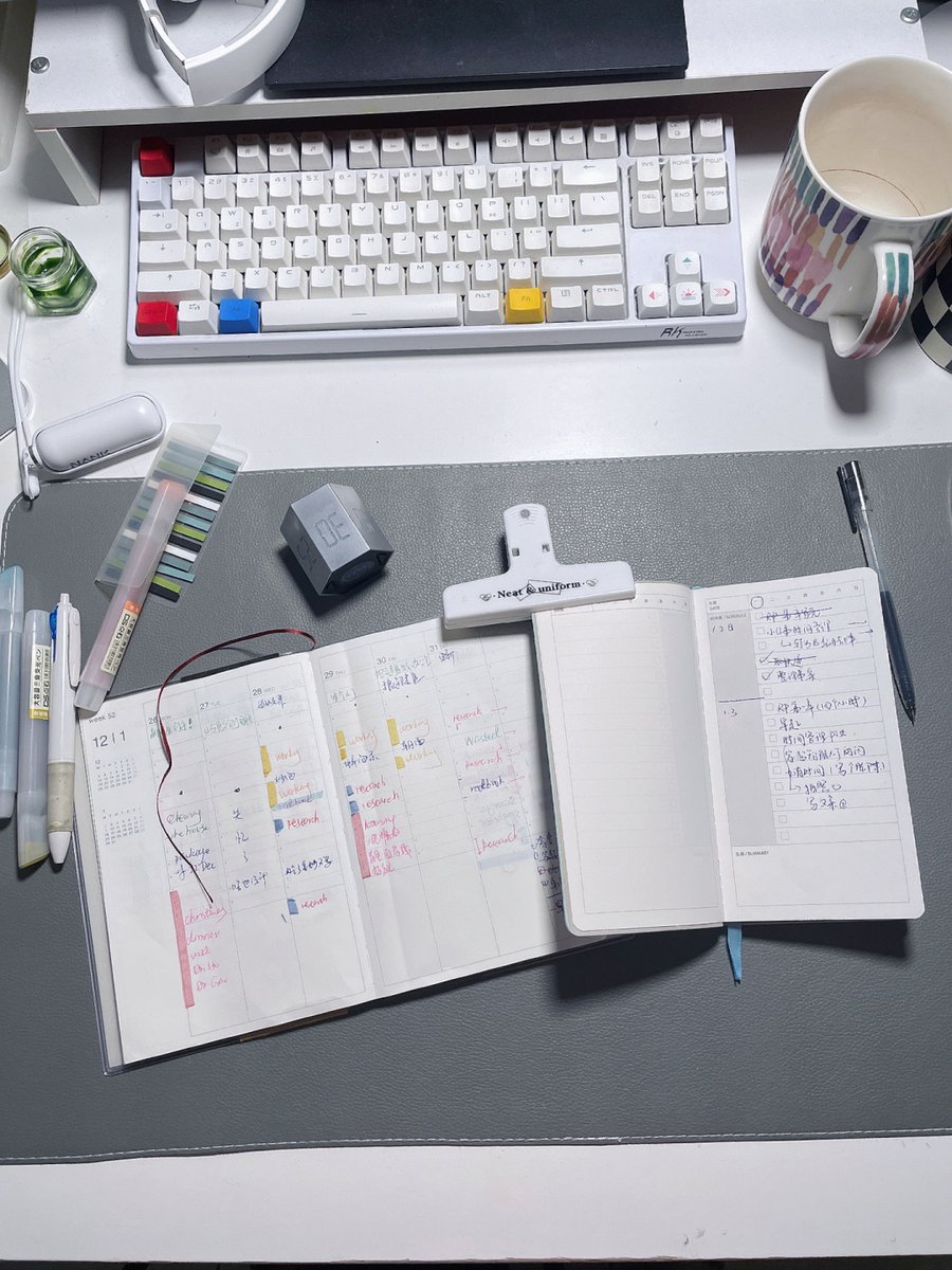 надя tweet media