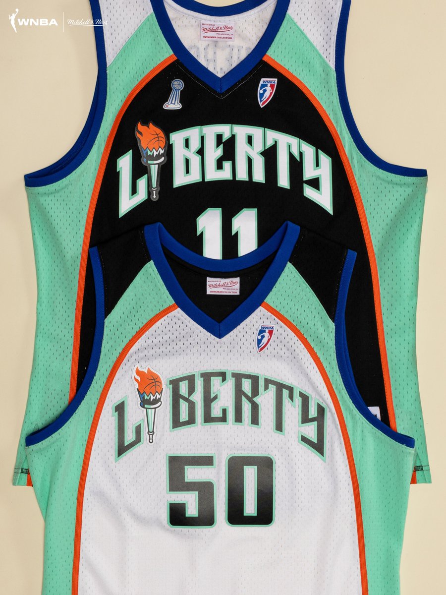 JustFreshKicks tweet media