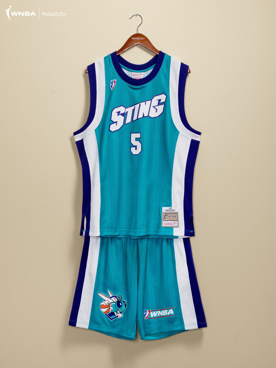 JustFreshKicks tweet media