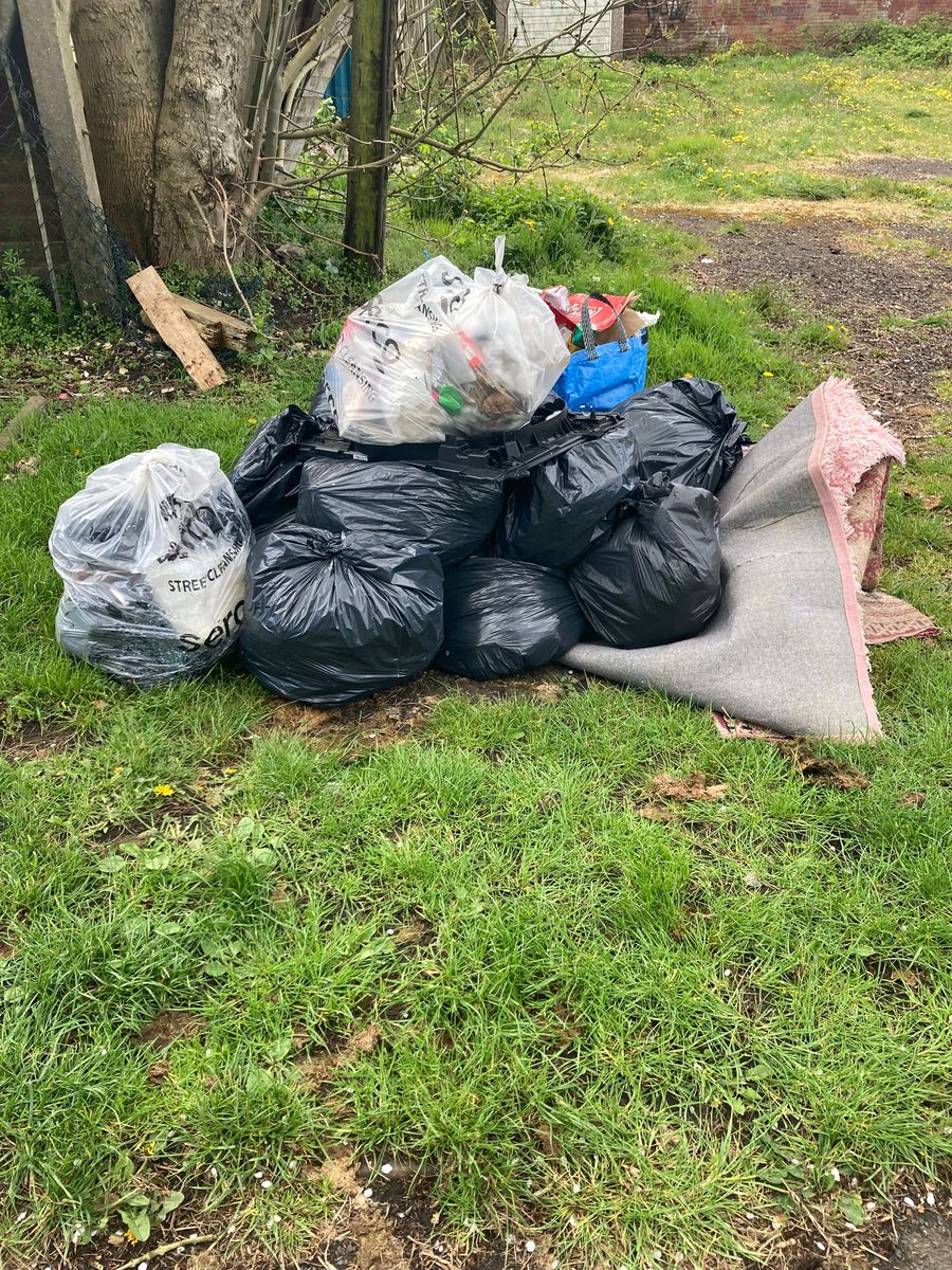 Litterwatch1's tweet photo. Janet is on a mission again!
She’s been out all day keeping her adopted streets in #RoodEnd litter-free. So frustrating to see more black bags fly-tipped, but Janet just rolls up her sleeves and gets it done. We don't deserve her! Thank you, Janet. 
#oldbury  #sandwell https://t.co/AsTawyZXHg