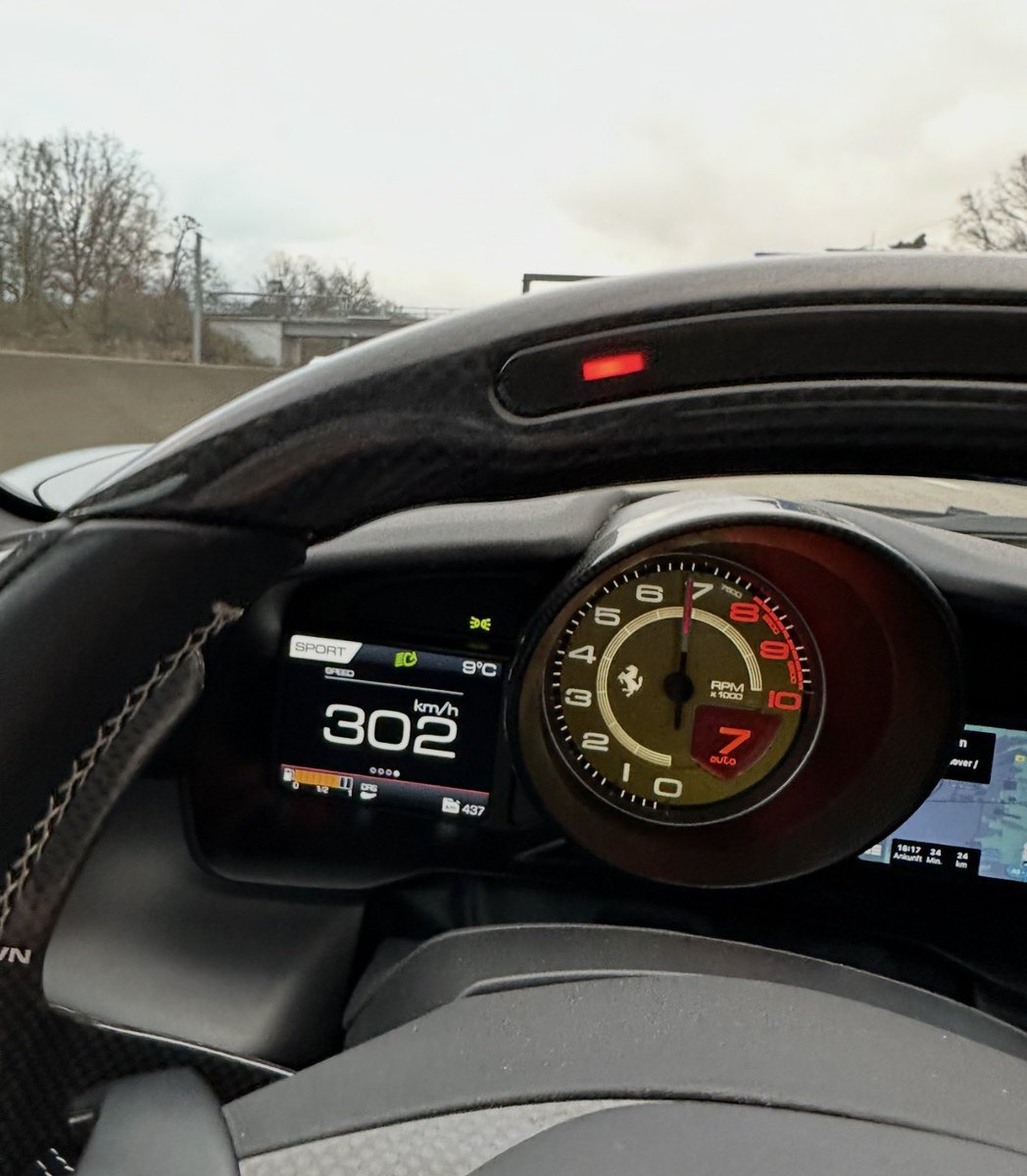 DerKanzler tweet media