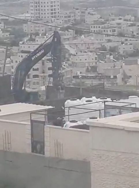 heavy_occ's tweet photo. 🚜 Demolition of an agricultural structure using a Hyundai excavator in Al-Ram, north of Jerusalem, April 15, 2026
🚜 הריסת מבנה חקלאי באמצעות באגר יונדאי באל-ראם, צפונית לירושלים, 15 באפריל 2026
#AlRam #EastJerusalem #Hyundai #Apr2026 #heavy_destruction
📸@qudsn https://t.co/KM2gxOXvFY