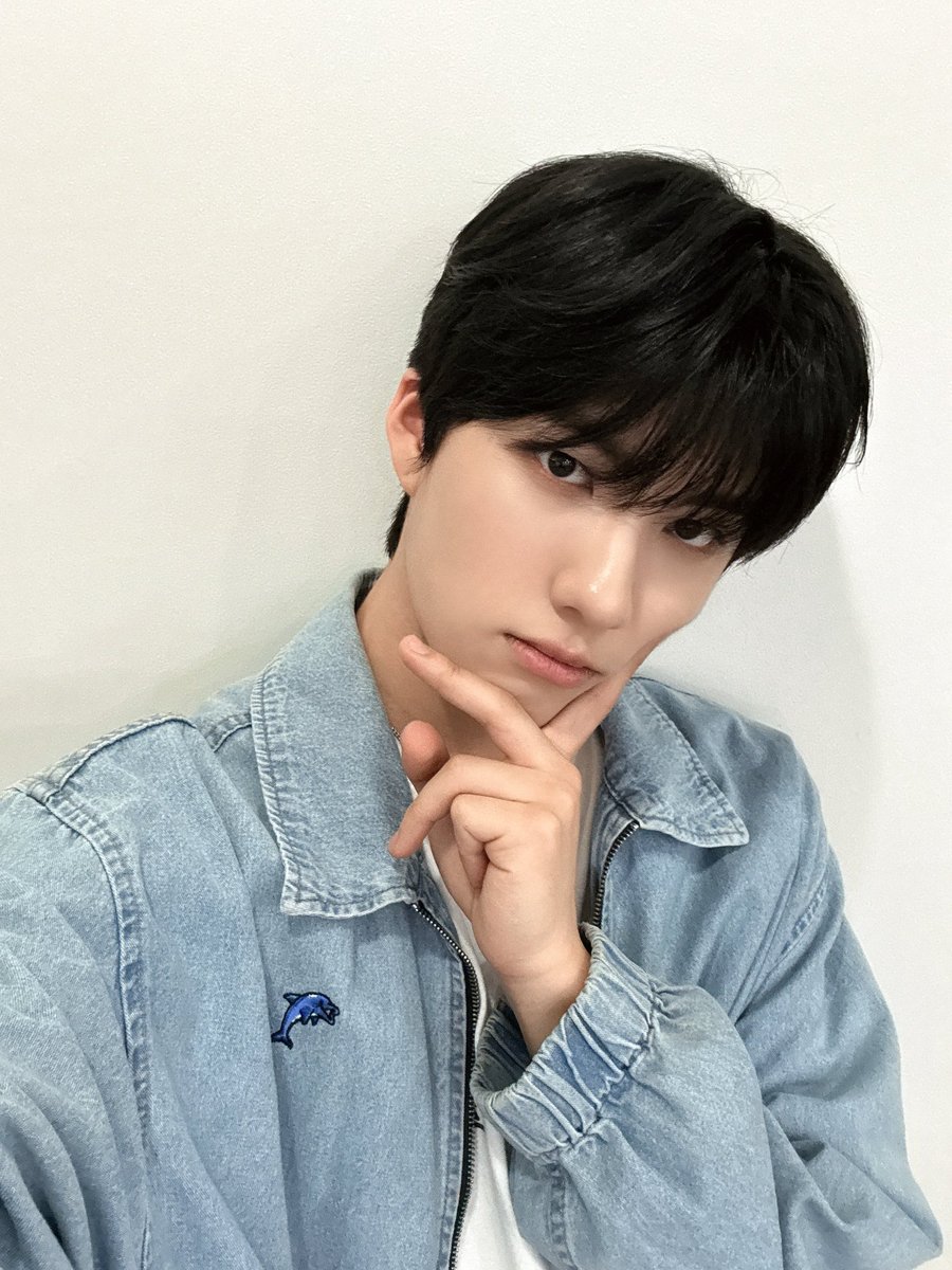 chk3_'s tweet photo. twitter update 260415
[#조한국]
 굿나잇

#FROM_TRENDZ #TO_FRIENDZ #TRENDZ #트렌드지 #hankook https://t.co/ImjzbxtKMP