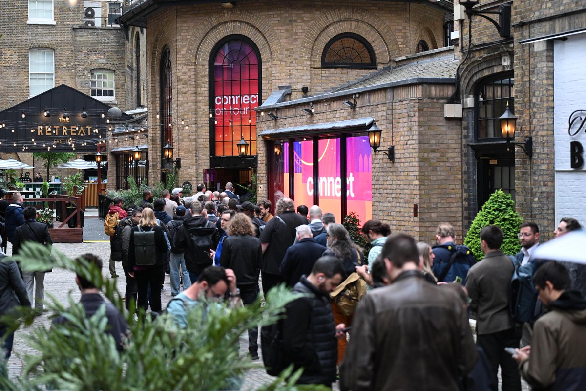 Cloudflare's tweet photo. This has been a fully-packed day at #CloudflareConnect London, and we’re grateful to all our customers and partners for joining us and making it a success. See you at the next one! https://t.co/8FMCjnp46p