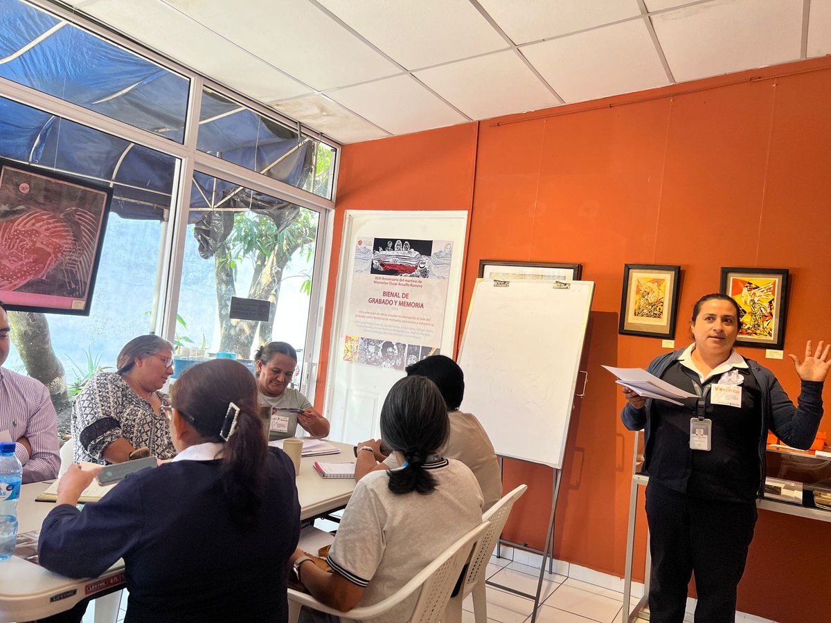 PDDHElSalvador's tweet image. Por instrucciones de la #ProcuradoraDDHH @RaqueldeGuevara, equipo técnico de Memoria Histórica, bajo coordinación de #AdjuntoCiviles Carlos Rodríguez, participaron en Taller sobre Memoria Histórica y Conflicto Armado Interno de El Salvador, junto al personal de @SaludSV y #MUPI.