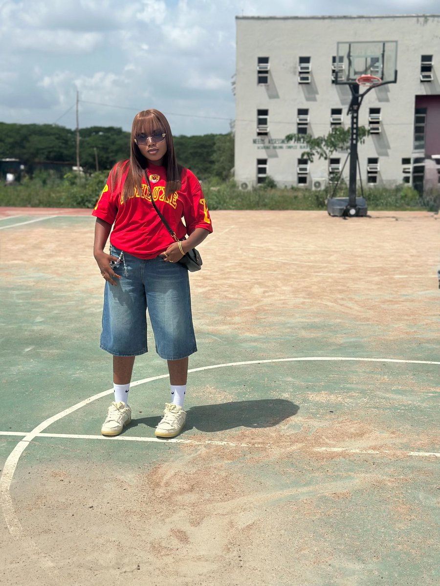 theyomikunn tweet media