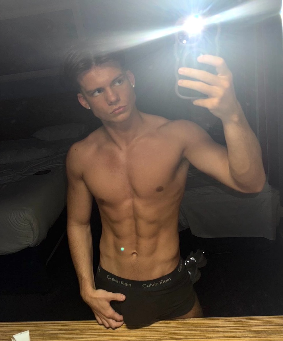 Guys in Calvin Klein Underwear 17K tweet media