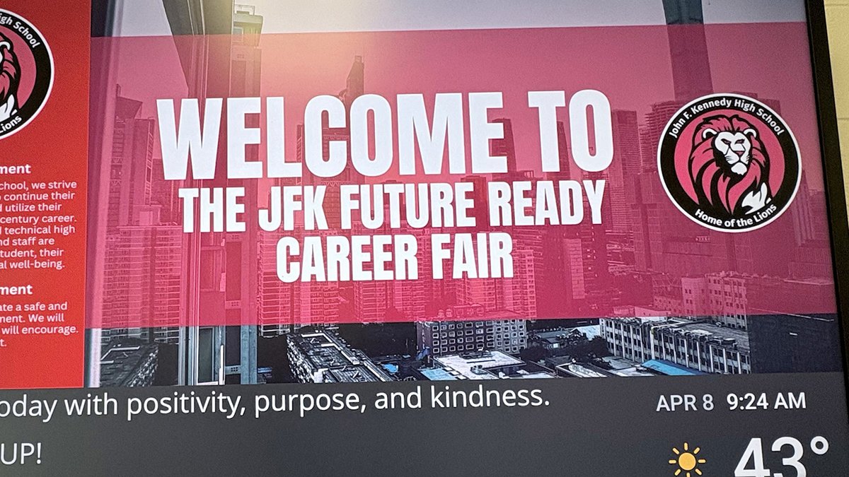 wsfcs's tweet image. From classrooms to careers 🚀 Students at John F. Kennedy High School got a firsthand look at their futures during the Future Ready Career Fair. Exposure + opportunity = success. ow.ly/xCRE50YJZUl @JFKennedyHS  #CTE #FutureReady #WSFCS