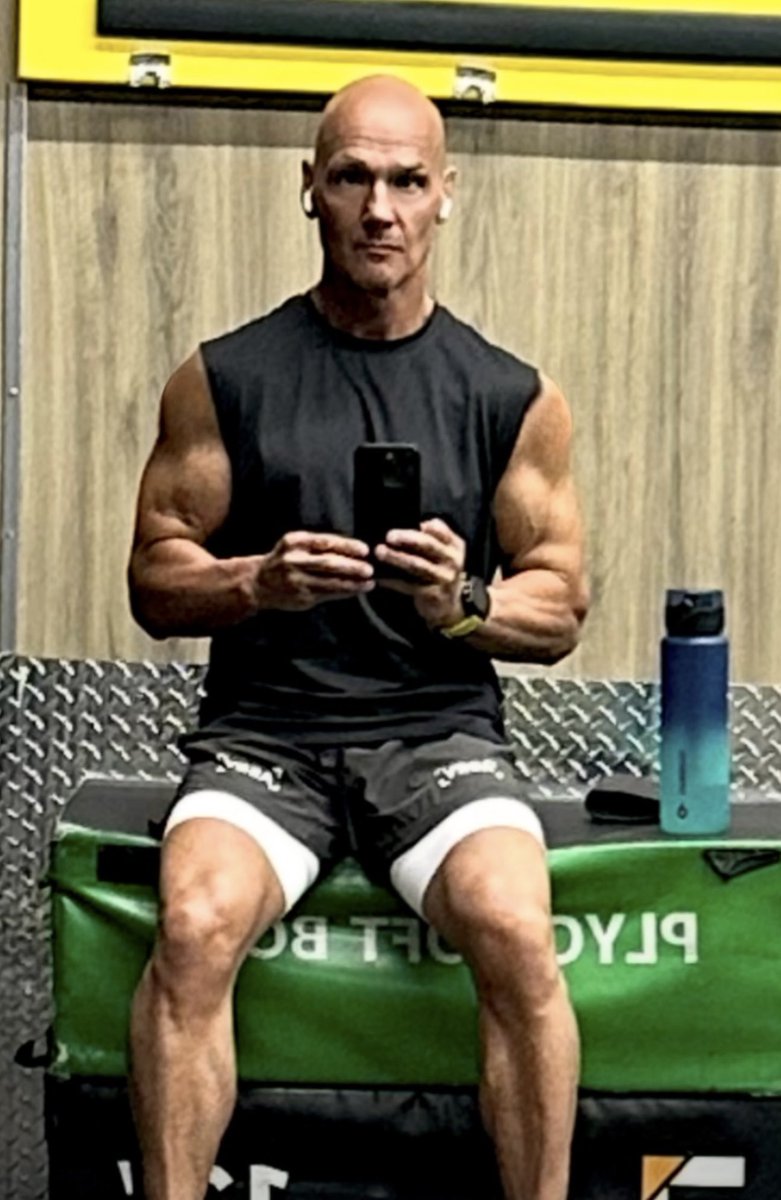 AgelessMeta's tweet image. Gym/Run/Diet/Fun.

My approach to fitness and health goals provide me the blue print to fully enjoy life without any limitations.

I am in, perhaps the best shape of my life…as I approach 63.

#BuiltToLast #FitOver60 #FitOver50 #Ageless
