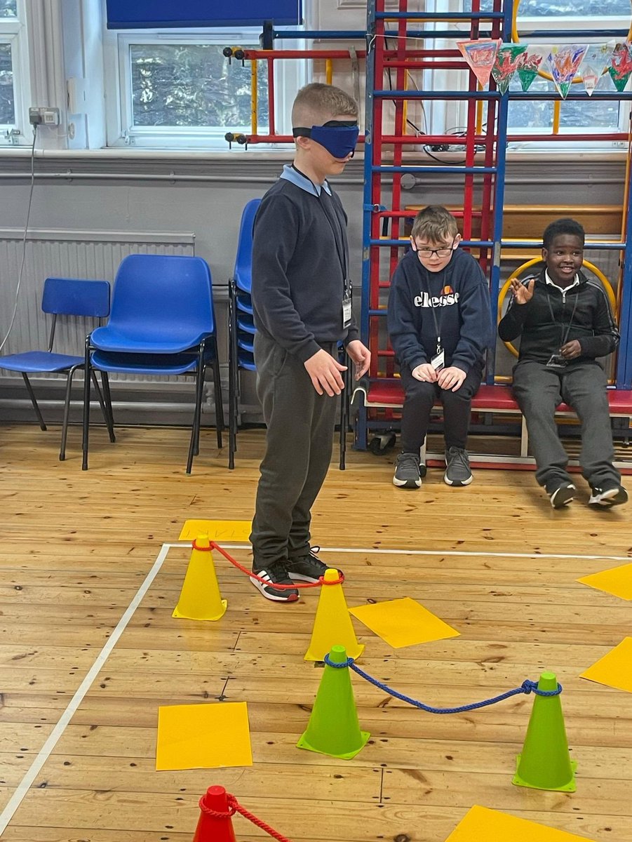 Pengeulanpri's tweet image. What a great Flourish session with Mrs Woart #trust #teamwork #penguelanway