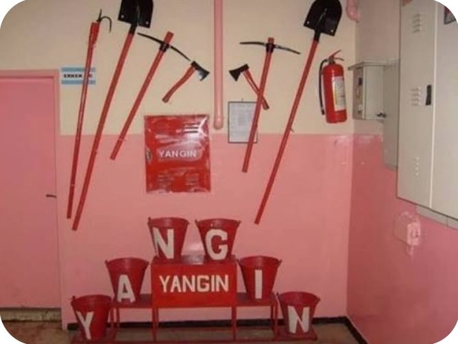 Eskiden okullarımızda yangın köşesi olurdu...

Kimsenin aklına kötülük gelmezdi...

Şimdi olsa düşünemiyorum..