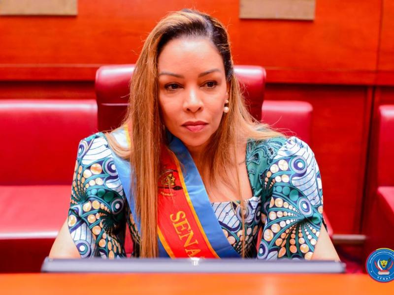 Christian_ilung's tweet photo. La sénatrice @anne_mbuguje une voix crédible au service du peuple congolais suivant la vision du chef de l'État Felix Tshisekedi 

La sénatrice @anne_mbuguje est la meilleure élève de l'école de l'union sacrée de la nation, elle s’est toujours distinguée des autres par son engagement constant en faveur des actions caritatives et sociales. À travers de nombreuses initiatives, elle a soutenu les communautés les plus vulnérables, en mettant l’accent sur l’éducation des jeunes filles, l’accès aux soins de santé et l’autonomisation des femmes. Ses programmes de distribution de fournitures scolaires et de soutien aux orphelinats témoignent d’une volonté sincère de bâtir une société plus équitable et solidaire. Ses actions concrètes renforcent son image de femme politique proche du peuple et attentive aux besoins réels de la population.  

Sur le plan parlementaire, @anne_mbuguje s’est imposée comme une voix forte et respectée. Elle a porté des propositions de lois visant à améliorer la protection sociale, à promouvoir l’égalité des chances et à renforcer la transparence dans la gestion des ressources publiques. 
Son travail au Sénat illustre une vision moderne et inclusive de la politique, où l’intérêt collectif prime sur les ambitions personnelles. Grâce à son sens du dialogue et à sa rigueur, elle a su rallier ses collègues autour de projets porteurs de progrès pour la nation.  

Enfin, l’impact de ses actions sociales et parlementaires dépasse le cadre institutionnel. @anne_mbuguje incarne une nouvelle génération de leaders qui allient humanisme et efficacité politique. Ses initiatives caritatives, associées à son travail législatif, contribuent à redonner confiance aux citoyens dans leurs institutions. Elle représente un modèle inspirant pour les jeunes et les femmes, prouvant que la politique peut être un instrument de transformation positive et durable.  

Parfois il faut rendre hommage à ceux qui se distinguent mais de leur vivant , n'attendons pas seulement après le décès pour rendre hommage...