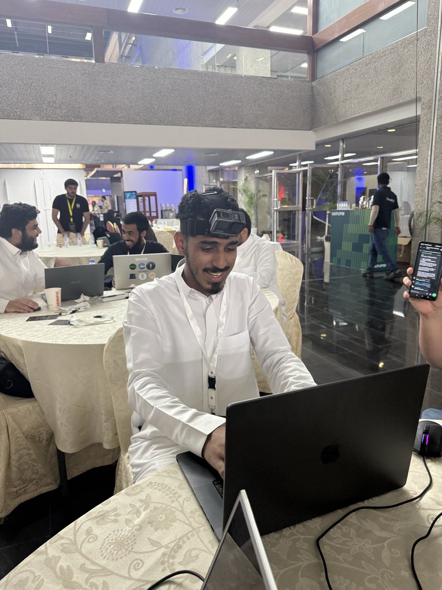 idlaigan's tweet image. streamaxxing 💰

#STREAMATHON #StreamXReplit