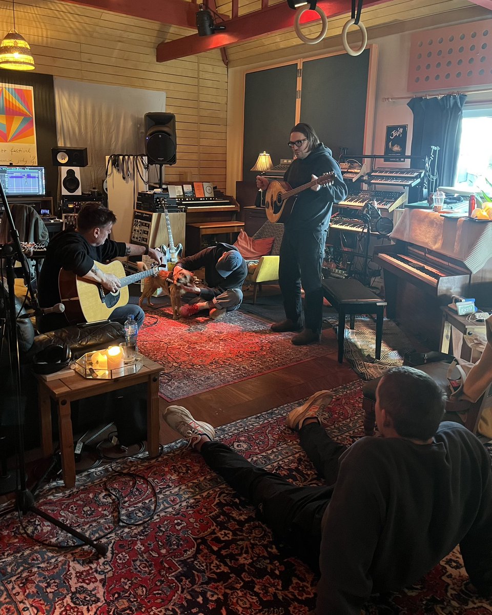 Dermot Kennedy tweet media