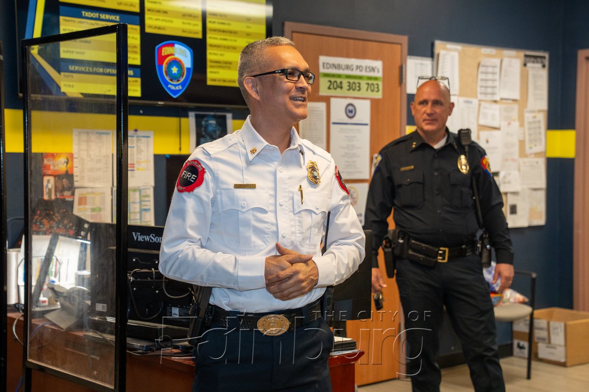 EdinburgPd's tweet photo. Today, during Telecommunicators Week, our dispatch center heroes welcomed a special visit from the Edinburg Fire Department, who brought lunch and treats to express their appreciation! β¨βοΈ #TelecommunicatorsWeek #EdinburgStrong https://t.co/M4rqWIL6BE