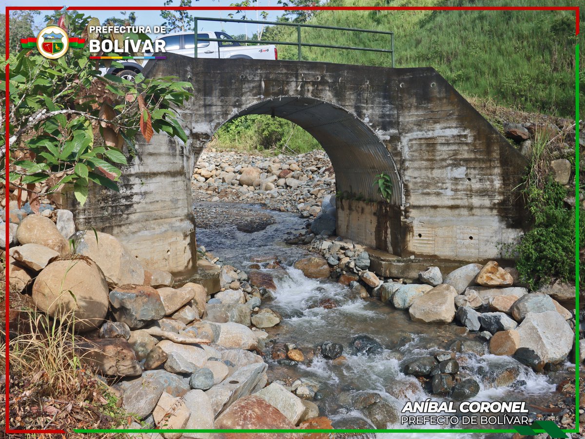 PREFECTURA93191's tweet photo. 📍#Echeandía | La Prefectura de Bolívar ejecuta trabajos de limpieza y remoción de derrumbes, así como el dragado del río y la conformación de muros de escollera para proteger el puente de esta importante vía.
#BolivarNoSeDetiene https://t.co/Pb3rqxJlVR