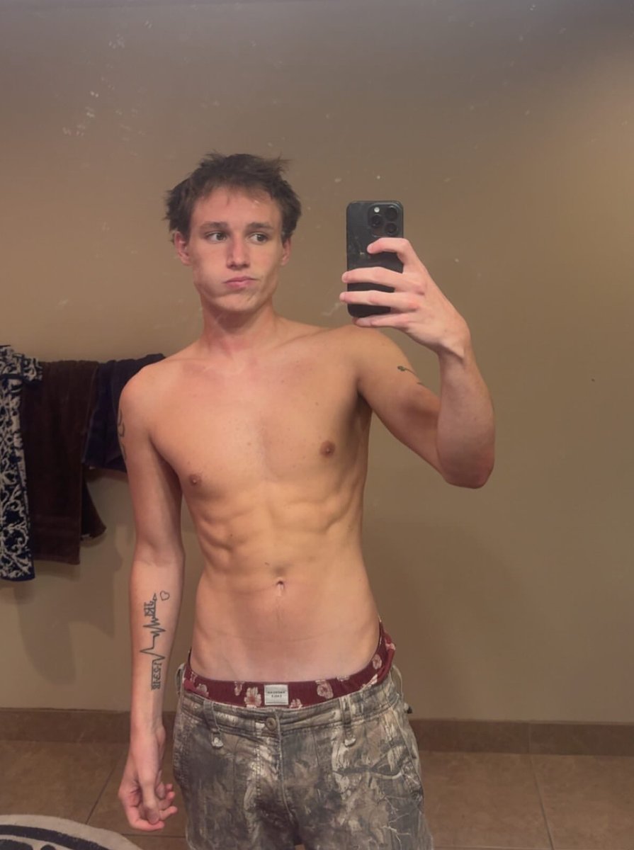luvsxxethan's tweet photo. Hope ya'll are having a good day https://t.co/bGeJa230kO