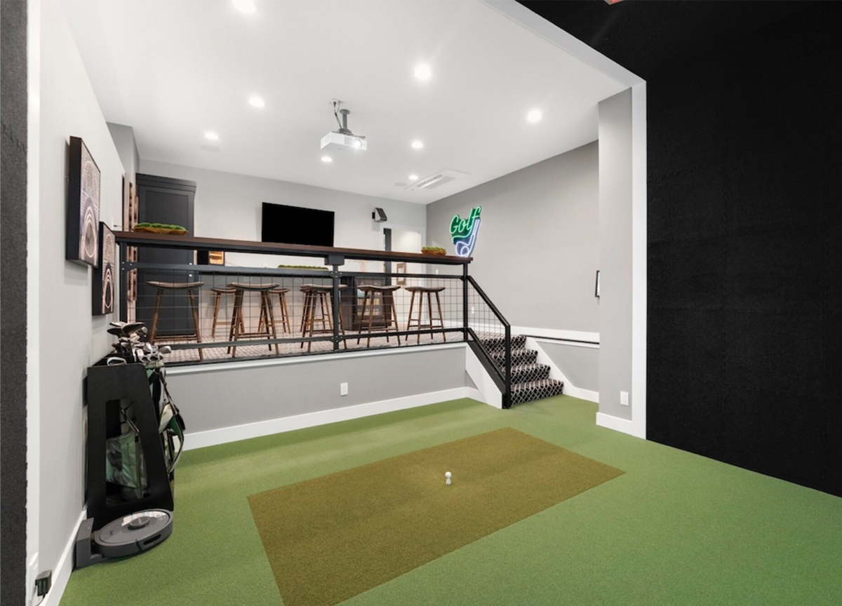 Ace Indoor Golf tweet media