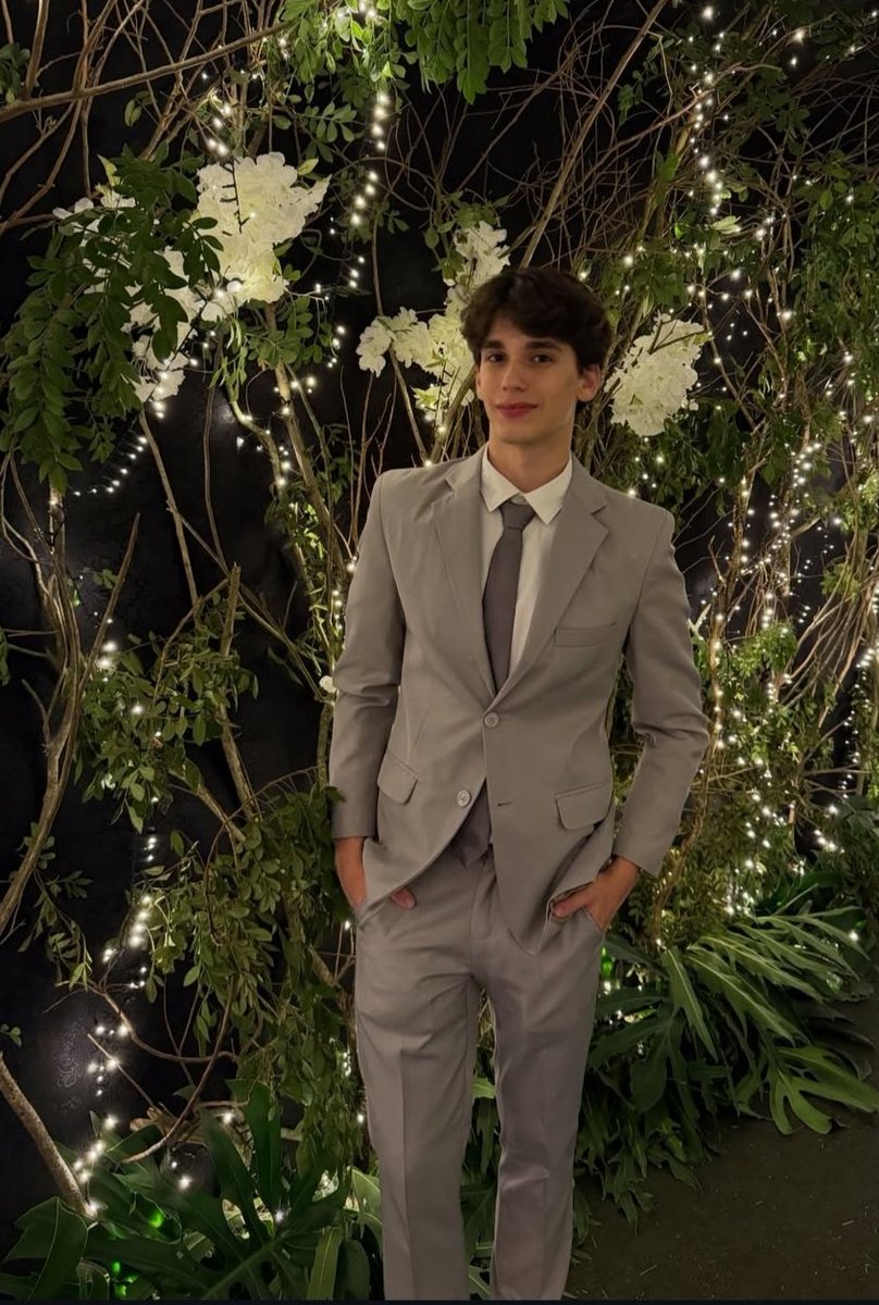 LadsInSuits tweet media