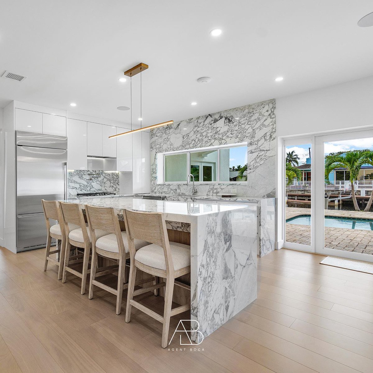 AgentBoca561's tweet photo. 🌟 COMING SOON FOR RENT IN EAST BOCA. Beautiful curb appeal awaits in Boca Raton ✨
1366 SW 4th Court is coming soon to the rental market!
DM for priority preview and details before it’s gone! Drop a 🏠 below 👇 https://t.co/Ago2wzdAzX