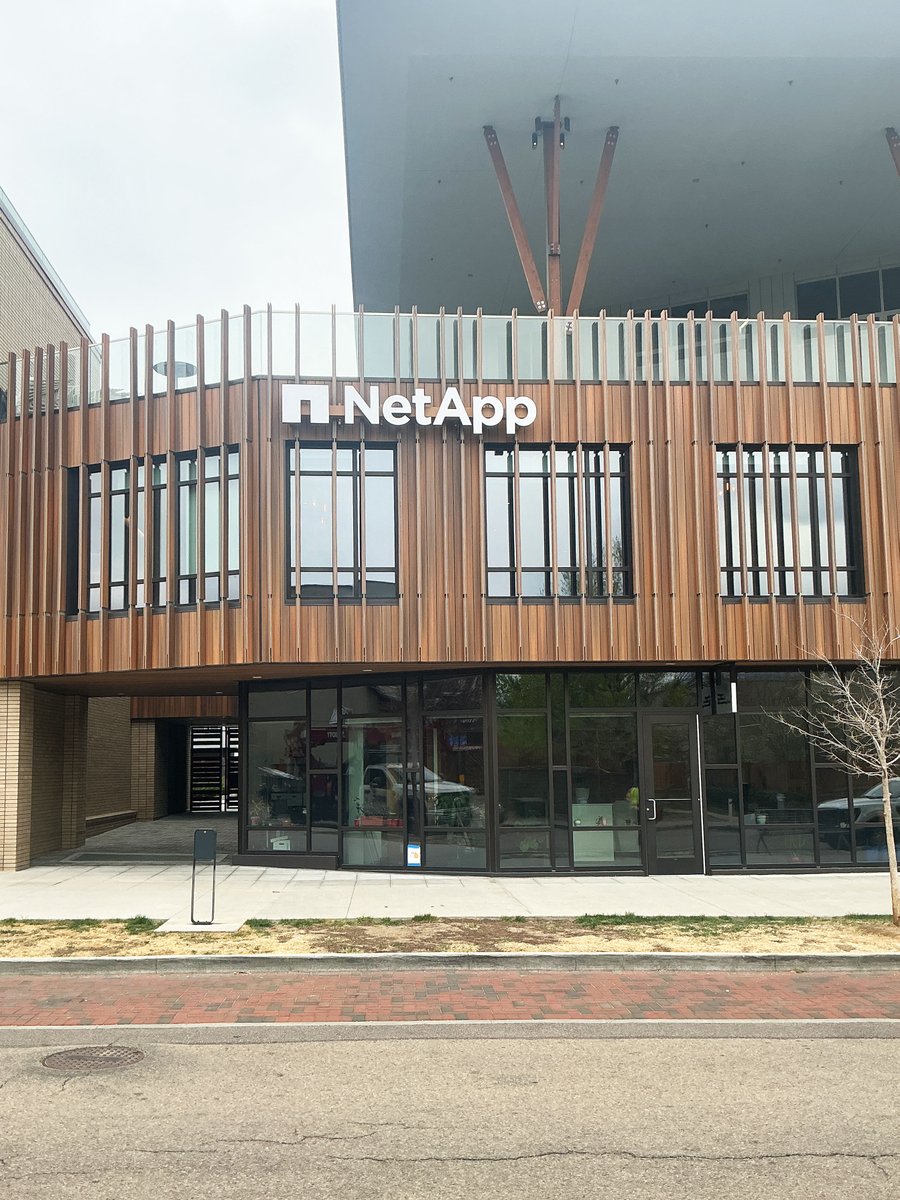 BSCSigns's tweet image. New NetApp install in Boulder.

Custom woodgrain finish on the raceway to match the building—so the signage blends in, not stands out.

That’s the difference details make.

#BSCSigns #Signage #BoulderCO #DesignDetails #ChannelLetters