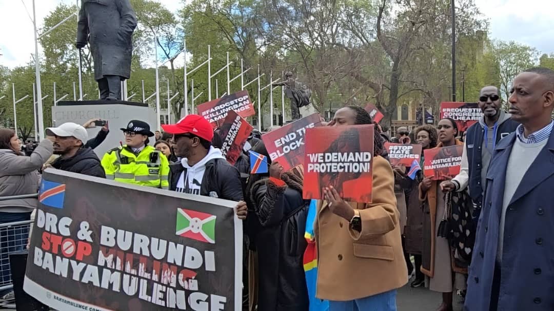 MukamaNins28293's tweet photo. Pourquoi la RDC collabore-t-elle avec les FDLR ? Ce groupe terroriste sème la mort. À Londres, nous exigeons que Tshisekedi mette fin à cette alliance. Protégez les civils au lieu d'armer les bourreaux ! #StopFDLR #RDC #Justice https://t.co/io9hlyDrga