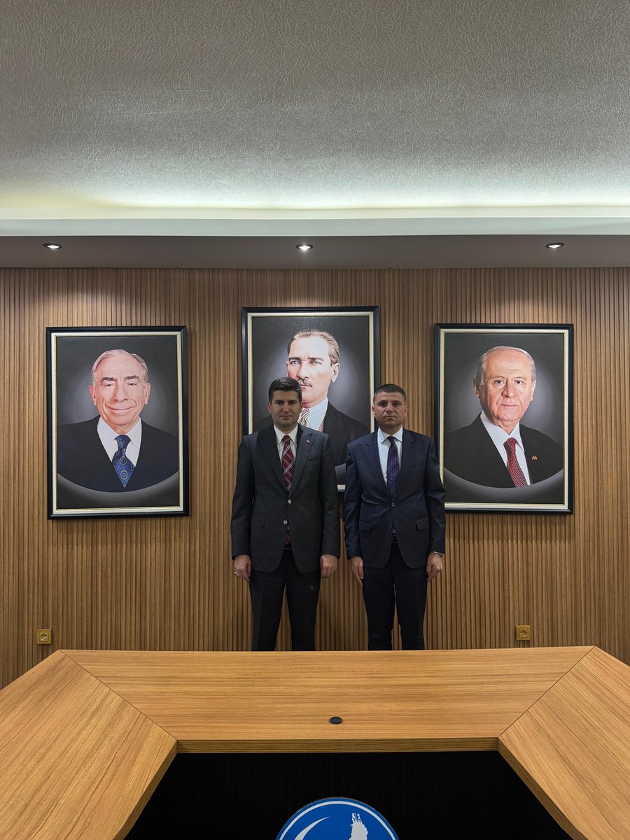 tanrioglu's tweet photo. Ülkü Ocakları Eğitim ve Kültür Vakfı Genel Başkanımız Sn.Ahmet Yiğit YILDIRIM’ı Genel Merkezimizde İl Yönetim Kurulu Üyelerimiz ile birlikte ziyaret ettik. 
Yapmış ve yapacağımız çalışmalar hakkında bilgi vererek emir ve talimatlarını aldık.

Geçmişten geleceğe uzanan devlet aklımızın ve kutlu davamızın bir yansıması olarak, liderliğin sembolü bu kaftan tablosunu Sayın Genel Başkanımıza takdim ettik. 

Yolbaşçımız Genel Başkanımız Kuva-i Milliye şehrimize çok selamlarını ilettiler. 

@ayyildirim1
@fatihaydin_TC