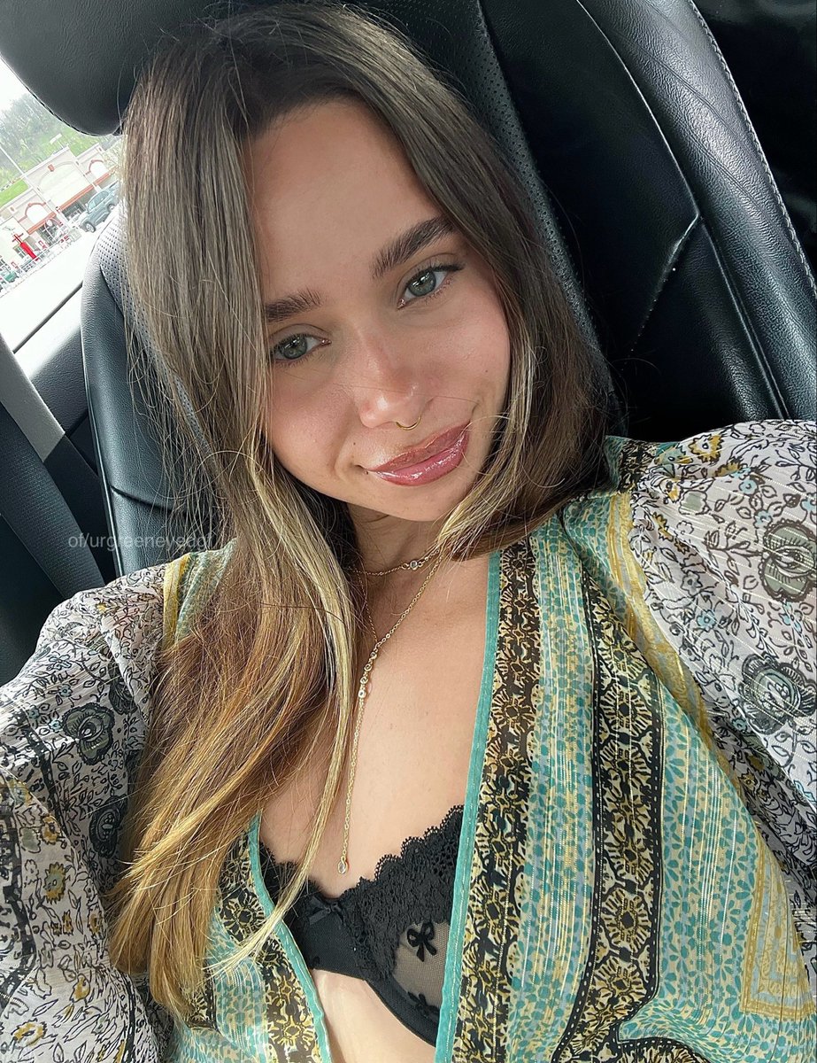 ☆ green eyed gf ☆ tweet media