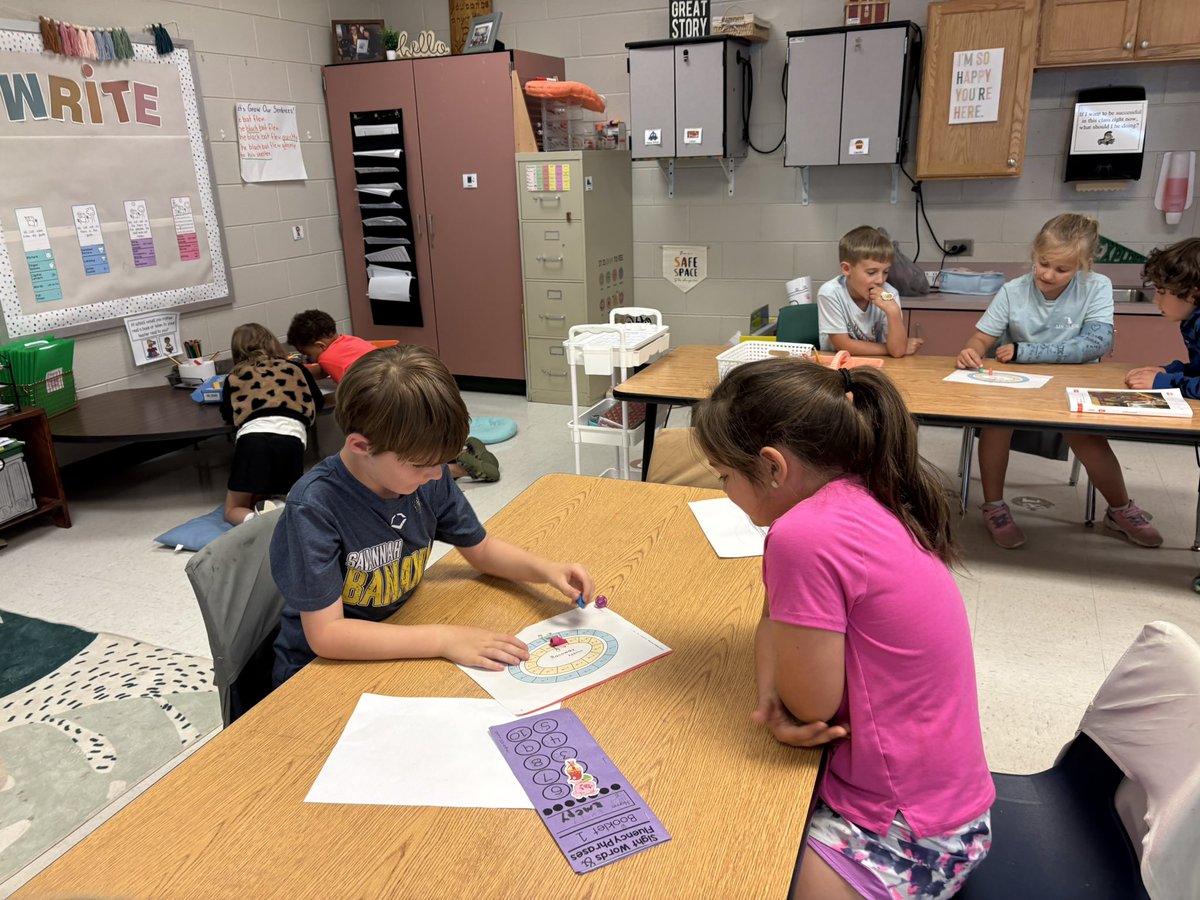 rmfisher76's tweet image. 🚗✨ We are practicing double-digit plus one-digit addition while playing an intense game of Raceway Addition!🏁💪 @MVESGainesville #MathFun #LearningIsAwesome