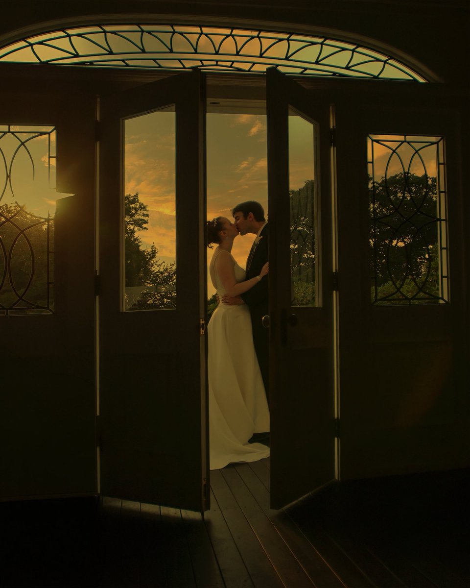 charliemaring's tweet photo. The Inn at Mystic in Connecticut becomes a cinematic dream through my luxury lens. #weddings #ctwedding https://t.co/7f8zQKAXOG