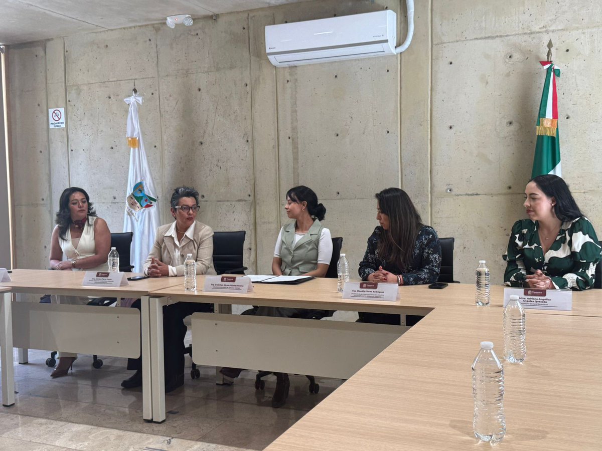 COFOINHGO's tweet photo. Llevamos acabo la firma del Convenio de Colaboración con el municipio de Tizayuca y la Cámara Nacional de la Industria de Transformación Delegación Tizayuca, para  emprender acciones coordinadas tendientes al mejoramiento de la infraestructura vial del Parque Industrial Tizayuca https://t.co/ODJ68naw67