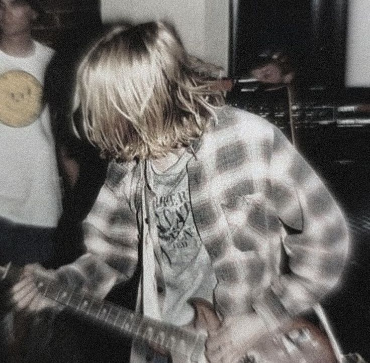 every now and then pelle (and sometimes kurt) tweet media