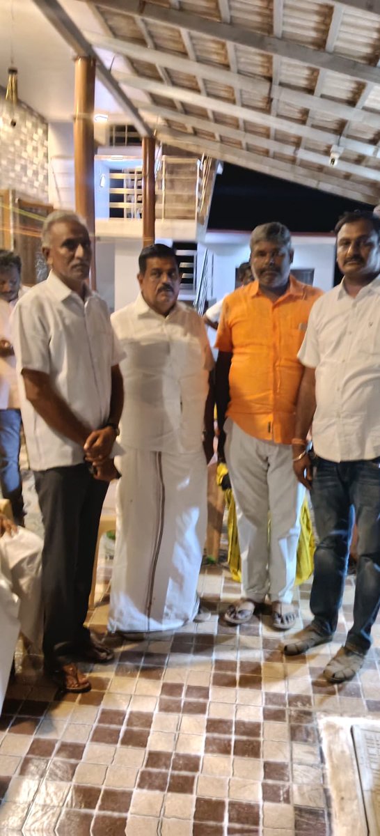 pollachiparthi's tweet photo. தேசிய ஜனநாயகக் கூட்டணியின் உடுமலைபேட்டை சட்டமன்ற வெற்றி வேட்பாளர் உடுமலை ராதாகிருஷ்ணன் அவர்களை சந்தித்த தருணம். https://t.co/FyVIsYlWRa