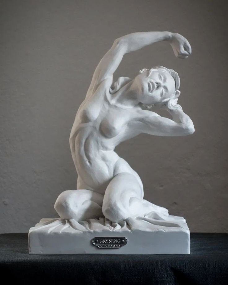 alinassscorner's tweet image. gonna draw #uro’s fine ass using marble sculptures as reference bc i #can