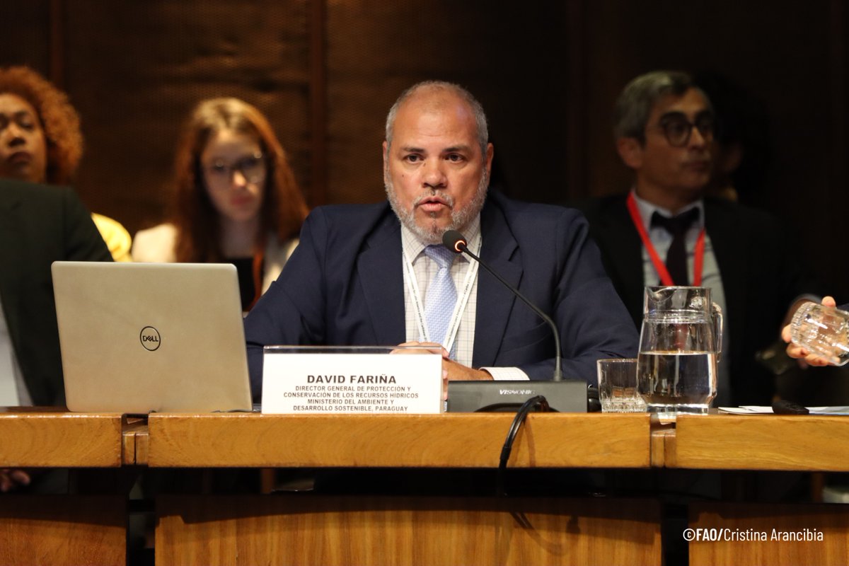 David Fariña, Director General de Protección y Conservación de los Recursos Hídricos del <a href="/mambiente_py/">Ministerio del Ambiente y Desarrollo Sostenible Py</a> del Paraguay, expuso que el gobierno está trabajando en la construcción de Plan Nacional de Recursos Hídricos y en una red de monitoreo en tiempo real del acuífero Guaraní.