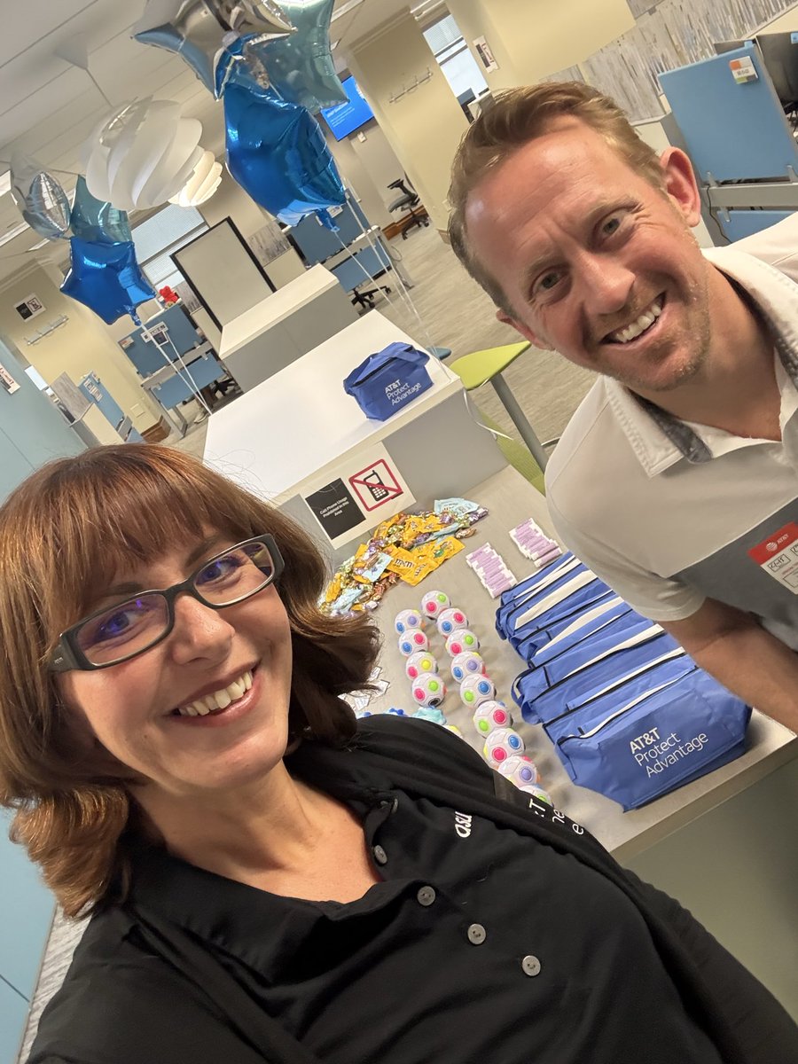 LorafromAsurion's tweet image. We are onsite in St. Louis sharing Protection facts and swag! Stop by to see us! #ProtectAdvantage #lifeatatt