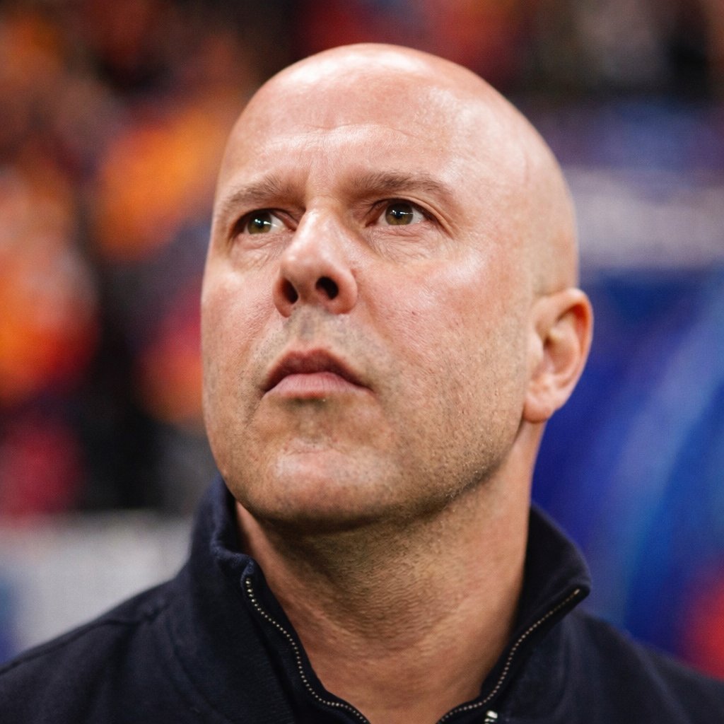 PRIME_SPORTS_UK's tweet photo. 𝗕𝗿𝗲𝗮𝗸𝗶𝗻𝗴: Liverpool FC’s ownership (FSG) and sporting leadership are planning to stick with Arne Slot.

From what 𝗗𝗮𝘃𝗶𝗱 𝗢𝗿𝗻𝘀𝘁𝗲𝗶𝗻 understands, that remains the plan—even if Champions League qualification isn’t secured. https://t.co/UAP9yt5Xmx
